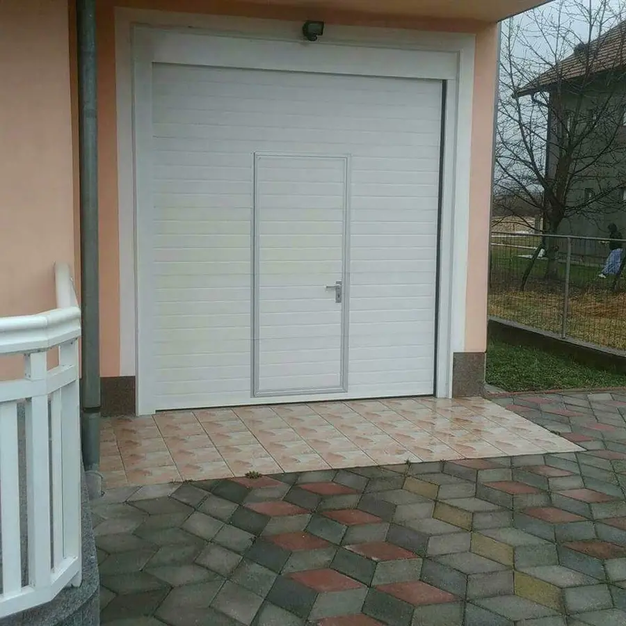 Garažna rolo vrata — fotografija 2